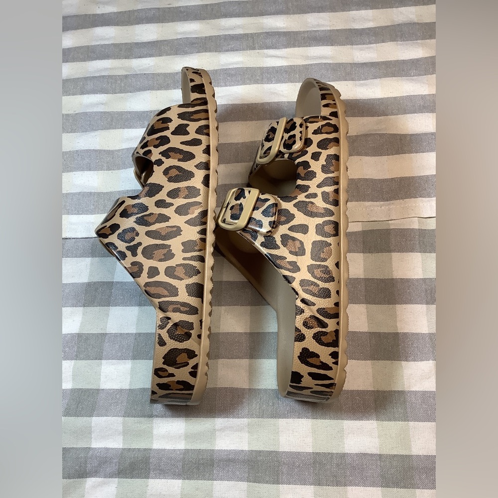 Leopard Print Sandal - Picture 4 of 6